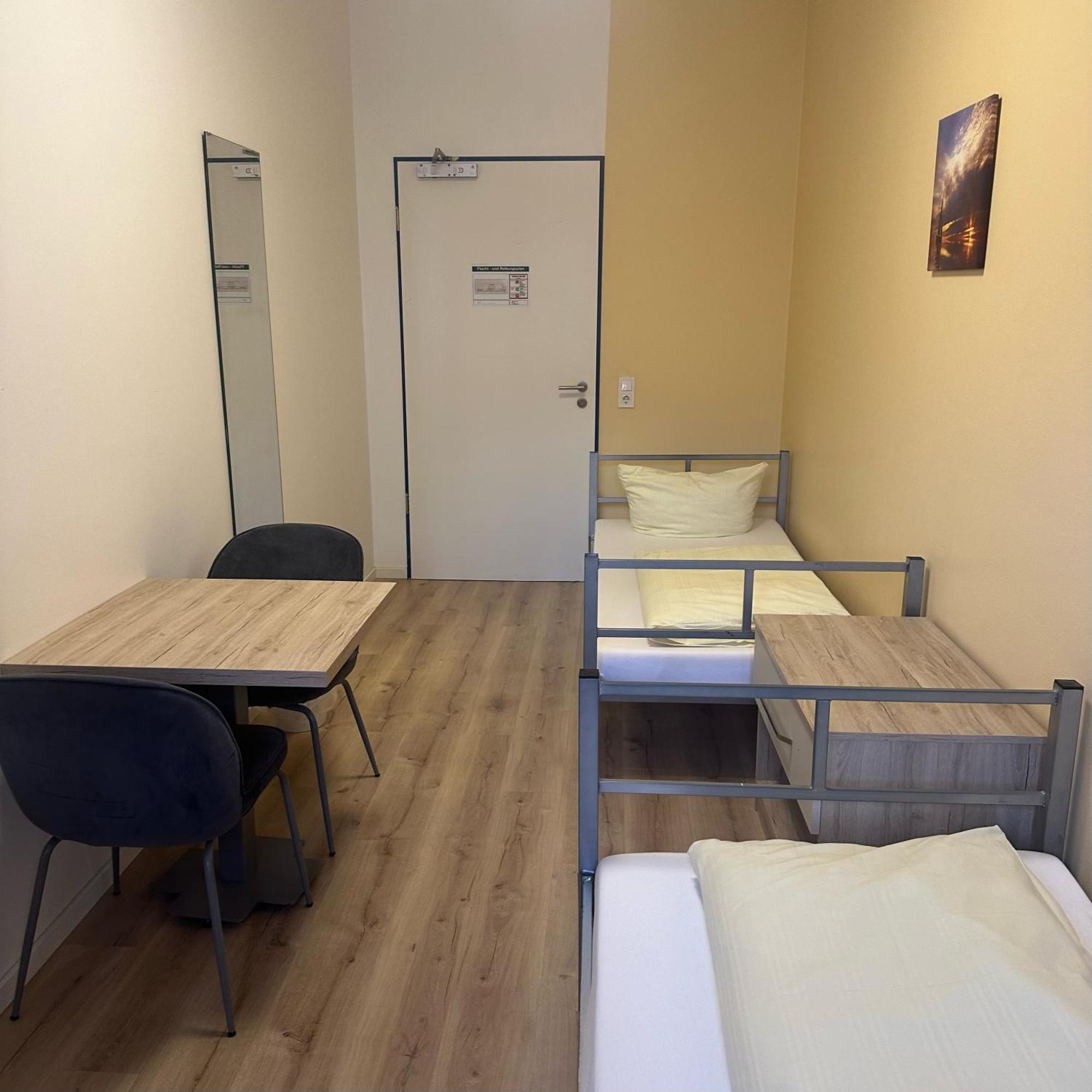 Low Budget Hostel München Ngoại thất bức ảnh